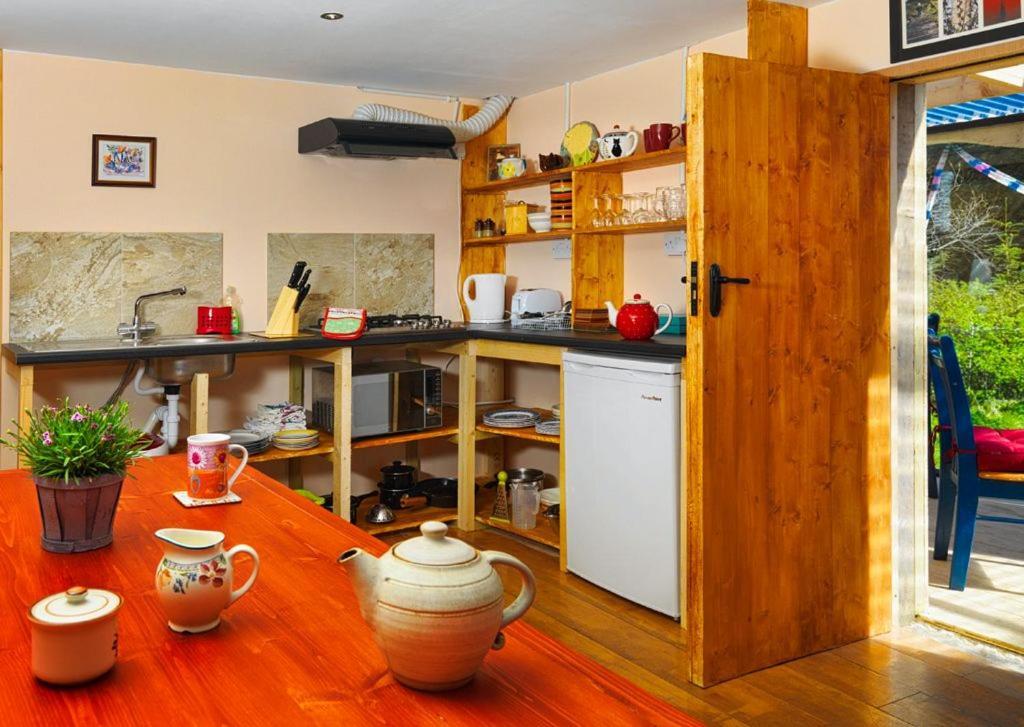 Meadowsweet Forest Lodge Fintown エクステリア 写真